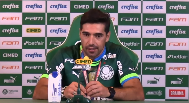 Abel Ferreira durante entrevista coletiva no Palmeiras após o título do Paulistão