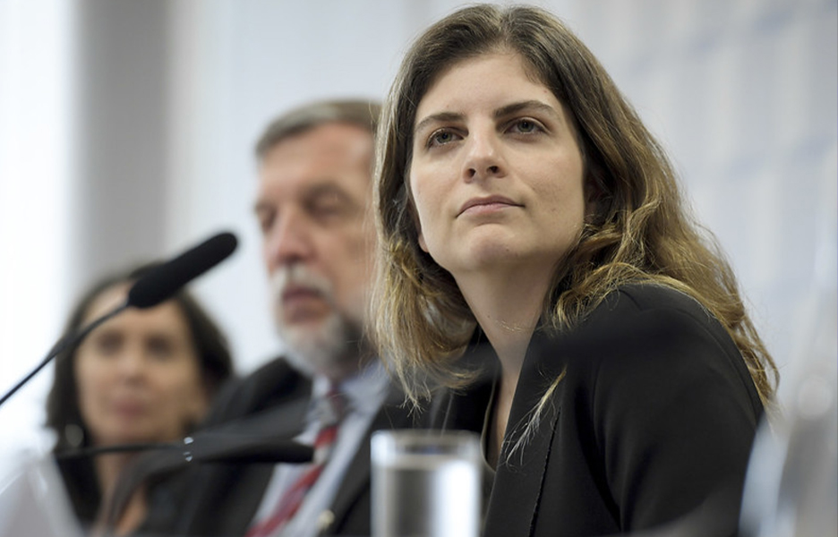 Coordenadora-Geral de Tecnologia e Inovação do MEC, Ana Úngari Dal Fabbro, em audiência sobre uso de celulares nas escolas | Foto: Saulo Cruz/Agência Senado