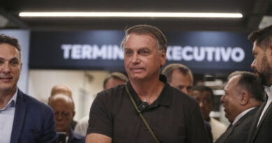 Bolsonaro diz que acorda todos os dias com ‘sensação de ter PF na porta’