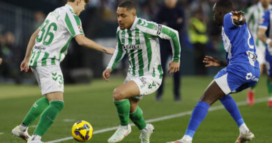 Após frustração com Claudinho, Palmeiras mira Vitor Roque