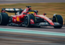 Lewis Hamilton dá primeiras voltas em carro da Ferrari