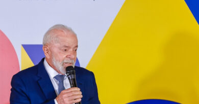 Lula critica proposta de anistia e afirma que Bolsonaro ‘vai perder outra vez’ se disputar a Presidência