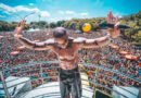 Leo Santana arrasta multidão de foliões no pós-carnaval de São Paulo