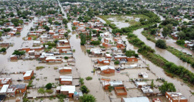 Enchentes na Argentina deixam ao menos 16 mortos e US$ 400 milhões em danos