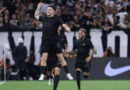 Corinthians aproveita Neymar no banco para derrotar o Santos e garantir vaga na final do Paulistão