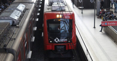 Adolescente pula muro de estação da CPTM para pegar bola e morre atropelado por trem