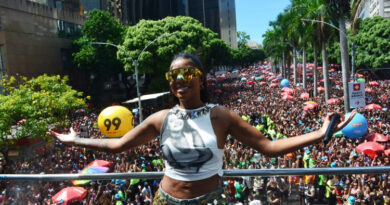 Ludmilla agita o Carnaval do Rio com o bloco Fervo da Lud e faz homenagem a Preta Gil