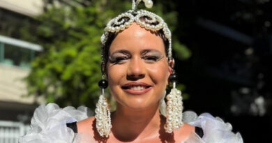 Leandra Leal celebra volta ao Cordão da Bola Preta após ausência no Carnaval devido à gravidez