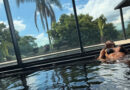 Deborah Secco compartilha fotos de biquíni durante ‘miniférias’ em spa de luxo