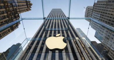 Apple cogita aumentar preço do iPhone, mas evita culpar tarifas de Trump