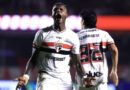 São Paulo marca duas vezes no segundo tempo e vence o Grêmio de virada no MorumBis
