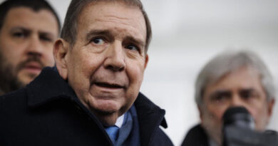 Opositor venezuelano Edmundo González é internado na Espanha