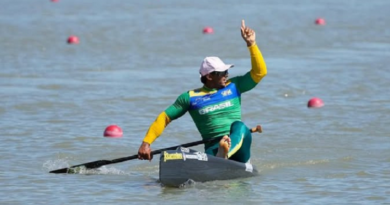 Isaquias Queiroz conquista medalha de ouro na Copa do Mundo de canoagem velocidade