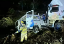 Acidente entre van e carreta deixa nove mortos e dez feridos em Minas Gerais