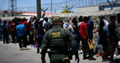 Trump oferece auxílio de US$ 1.000 para migrantes que optarem pela autodeportação