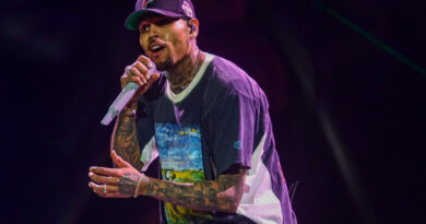 Chris Brown é preso em hotel de luxo no Reino Unido por suspeita de agredir produtor com uma garrafa