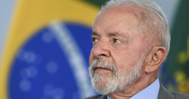Governo Lula 3 chega à 12ª troca de ministro após queda de Cida Gonçalves