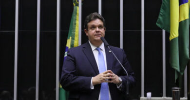 Oposição tenta reverter nomeação de novo ministro da Previdência