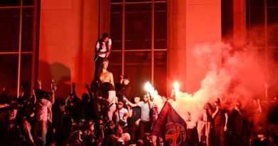 Polícia da França registra pelo menos duas mortes durante comemoração de título do PSG