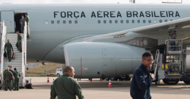 Novo voo com brasileiros repatriados dos EUA chega em Fortaleza neste sábado