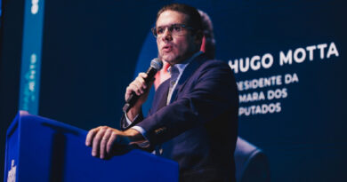 Hugo Motta diz que reunião no domingo é para governo ter chance para apresentar alternativas ao IOF