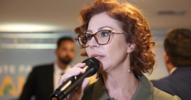 Entenda o que acontece com Carla Zambelli após STF manter condenação a 10 anos de prisão