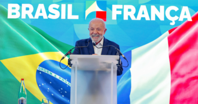 ‘Quem ainda não acredita em cessar-fogo é Rússia e Ucrânia’, diz Lula em viagem a Paris