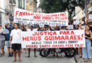Moradores da comunidade Santo Amaro protestam após morte de rapaz baleado em festa junina