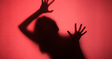 Lei põe fim à atenuante de idade para crimes sexuais contra mulheres