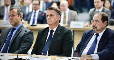Advogado de Jair Bolsonaro nega ter buscado informações sobre delação de Mauro Cid