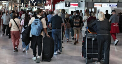 Greve de controladores na França cancela centenas de voos