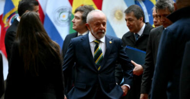 Lula homenageia papa Francisco e Mujica em cúpula do Mercosul