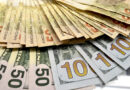 Dólar cai 0,75% e fecha a R$ 5,42, menor patamar desde agosto