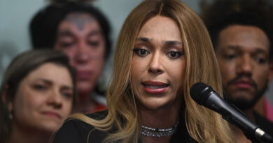 Justiça nega pedido de vereador para cancelar contrato de segurança de Erika Hilton por falta de provas