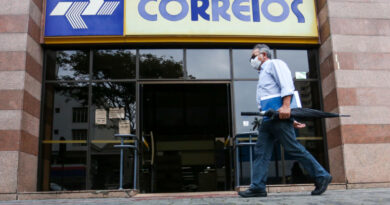 Presidente dos Correios pede demissão após prejuízo de R$ 1,7 bilhão no 1º trimestre; cargo é cobiçado por Alcolumbre