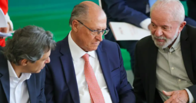 Governo vai trabalhar para reverter taxação dos EUA, diz Alckmin
