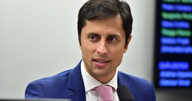 Duarte Jr. apresenta projeto para sustar decreto que restringe acesso ao BPC
