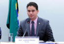 Deputado alvo da PF é autor de projeto que proíbe o uso da bandeira nacional em manifestações políticas